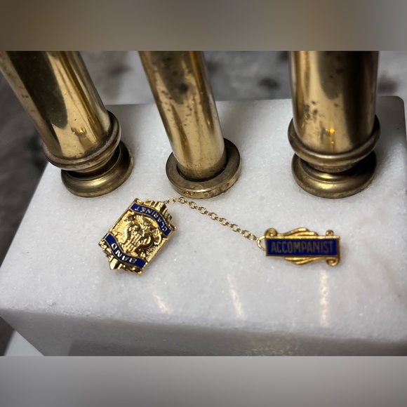 Jewelry - Gold and Blue Accompanist Band Clarinet Lapel Pin